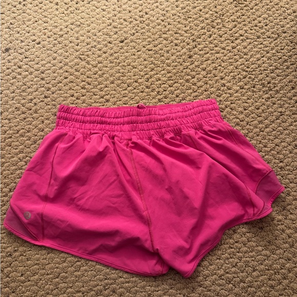 Lululemon Womens Hot Pink Hottie Hot Athletic Shorts - Picture 4 of 4